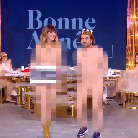 Daphné Bürki et ses chroniqueurs de "Je t'aime etc..." nus dans l'émission du 6 janvier 2020, sur France 2