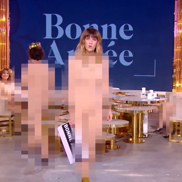 Daphné Bürki et ses chroniqueurs de "Je t'aime etc..." nus dans l'émission du 6 janvier 2020, sur France 2