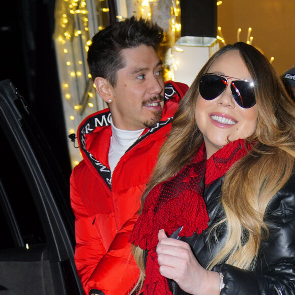 Exclusif - Mariah Carey et son compagnon Bryan Tanaka sont allés faire des courses de dernières minutes avant d'aller réveillonner dans le restaurant 'French Alpine Bistro' à Aspen dans le Colorado, le 24 décembre 2019.