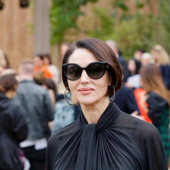 Info - Monica Bellucci arbore une nouvelle coupe de cheveux - Monica Bellucci - Arrivées au défilé Christian Dior PAP femme printemps/été 2020 lors de la fashion week de Paris le 24 septembre 2019 © Christophe Clovis / Vereen / Bestimage