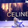 Celine Van Ouytsel, élue Miss Belgique 2020, chute lourdement sur le plateau, le 11 janvier 2020.