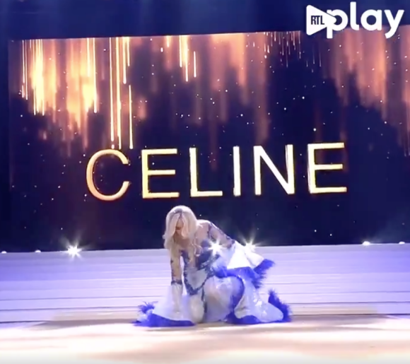 Celine Van Ouytsel, élue Miss Belgique 2020, chute lourdement sur le plateau, le 11 janvier 2020.