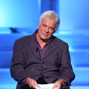 Guy Bedos à l'enregistrement de l'émission "La grande librairie" aux Folies-Bergère à Paris, le 18 novembre 2013.