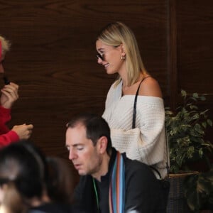 Justin Bieber et sa femme Hailey Bieber Baldwin sont allés prendre le petit déjeuner en amoureux à Beverly Hills, Los Angeles, le 11 janvier 2020.