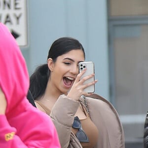 Justin Bieber et sa femme Hailey Bieber Baldwin sont allés prendre le petit déjeuner en amoureux à Beverly Hills, Los Angeles, le 11 janvier 2020.