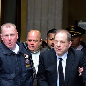 Harvey Weinstein à la sortie du tribunal à New York le premier jour de son procès pour agression sexuelle le 6 janvier 2020.