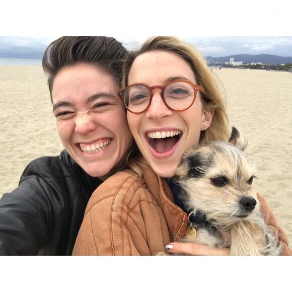 Molly Bernard avec sa compagne Hannah. Photo publiée sur Instagram, le 23 décembre 2019.