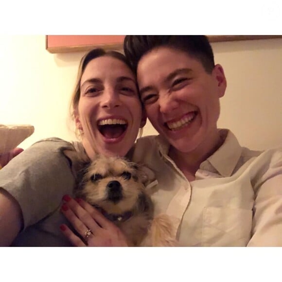 Molly Bernard annonce ses fiançailles avec sa compagne Hannah sur Instagram, le 14 janvier 2020.