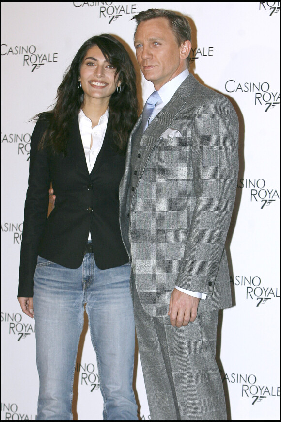Caterina Murino-Daniel Craig font la promotion du film "Casino Royale" à Rome, le 14 décembre 2006.