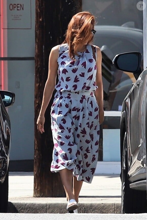 Eva Mendes fait des courses avec sa fille à Los Angeles, le 29 mars 2019.
