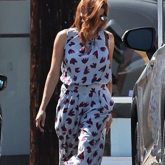 Eva Mendes fait des courses avec sa fille à Los Angeles, le 29 mars 2019.