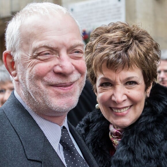 Exclusif - Catherine Laborde et son mari Thomas Stern - Catherine Laborde a epouse son compagnon de longue date Thomas Stern, publicitaire, samedi 9 novembre 2013 a la mairie du 2e arrondissement de Paris, en presence de ses amis les plus proches.