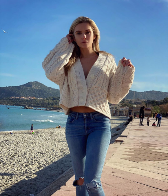 Clara Morgane en Corse. Décembre 2019.