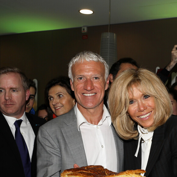 Brigitte Macron (Présidente de la Fondation Hôpitaux de Paris-Hôpitaux de France) et Didier Deschamps, parrain de l'opération Pièces Jaunes 2020 lors du lancement de la 31ème édition de l'opération Pièce Jaunes au Centre Hospitalier Régional d'Orléans le 8 janvier 2020. © Dominique Jacovides / Bestimage