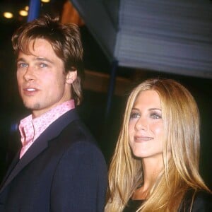 Brad Pitt et Jennifer Aniston- Première de "Fight Club" à Los Angeles, le 8 octobre 1999. 