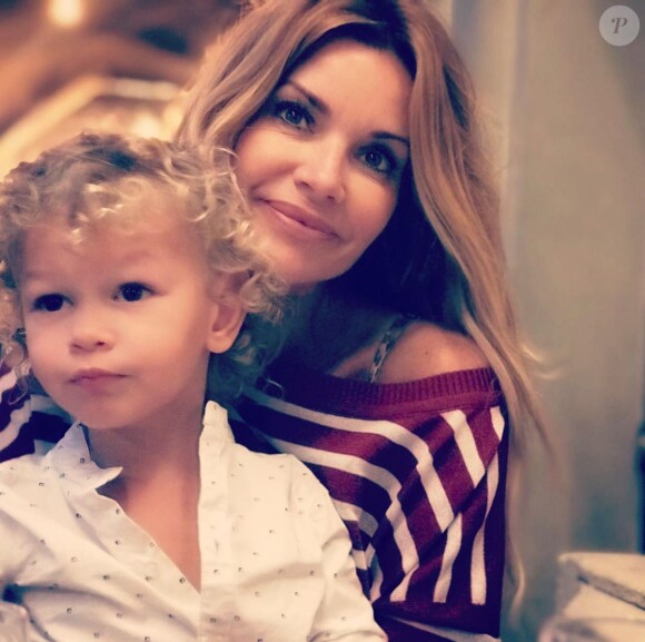 Ingrid Chauvin pose avec son fils Tom, sur Instagram, en septembre 2019.