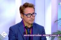 Robert Downey Jr de passage dans "C'est à vous" (France 5) le mercredi 23 janvier 2020. Il fait une tendre déclaration à Marion Cotillard.