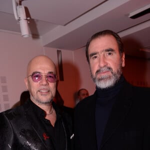 Pascal Obispo et Eric Cantona lors de la soirée de gala de la 18ème édition du "Dîner de la mode du Sidaction" au Pavillon Cambon Capucines - Potel et Chabot à Paris, France, le 23 janvier 2020. © Rachid Bellak/Bestimage