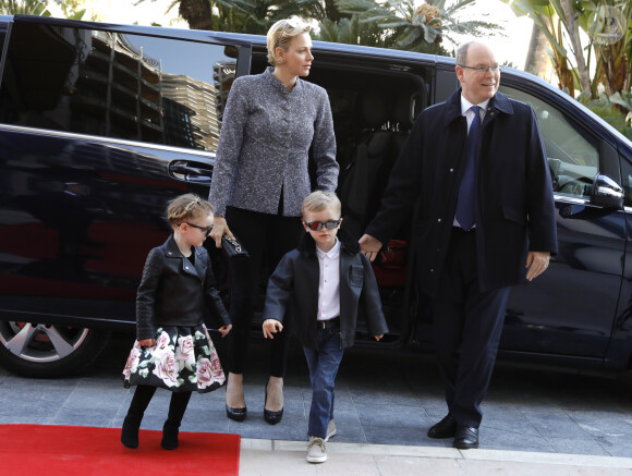 Le Prince Albert II et la princesse Charlène de Monaco avec leurs enfants le prince Jacques de Monaco et la princesse Gabriella de Monaco assistent à l'inauguration du One Monte-Carlo © Claudia Albuquerque/Bestimage