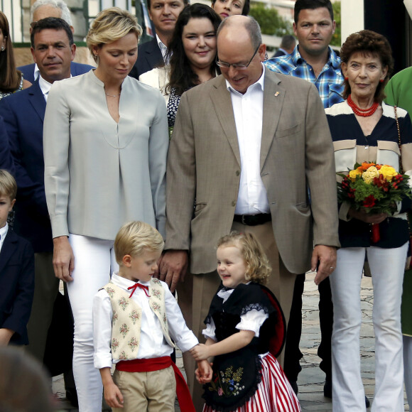 Gareth Wittstock et Sean Wittstock (frères de la Princesse Charlène de Monaco), Jean Leonard de Massy, son fils Melchior, la princesse Charlène de Monaco avec le prince Jacques de Monaco, Mélanie de Massy, le prince Albert II de Monaco avec la princesse Gabriella de Monaco, la baronne Elisabeth Ann de Massy, Monseigneur Barsi, Georges Marsan (Maire de Monaco) - Traditionnel Pique-nique des Monégasques dans les jardins du parc Princesse Antoinette à Monaco, le 31 août 2018. La famille a assisté à une danse folklorique animée par le groupe "La Paladienne". © Jean-François Ottonello / Nice Matin / Bestimage