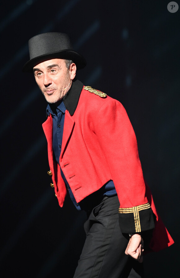 Exclusif - Elie Semoun - Première du spectacle "Elie Semoun et ses monstres" aux Folies Bergère à Paris le 7 janvier 2020. © Coadic Guirec/Bestimage
