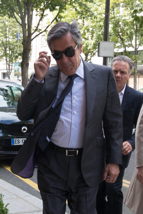 Exclusif - François Fillon arrive à l'hôtel Royal Monceau à Paris le 2 juillet 2018.