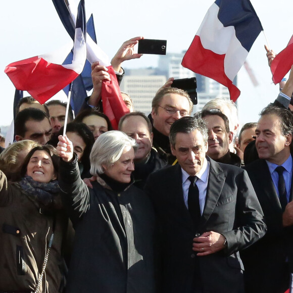 Marie Fillon, François Fillon et sa femme Penelope - Rassemblement de soutien à François Fillon, candidat du parti Les Républicains à la présidentielle, Place du trocadéro à Paris le 5 mars 2017. © Stéphane Lemouton/Bestimage