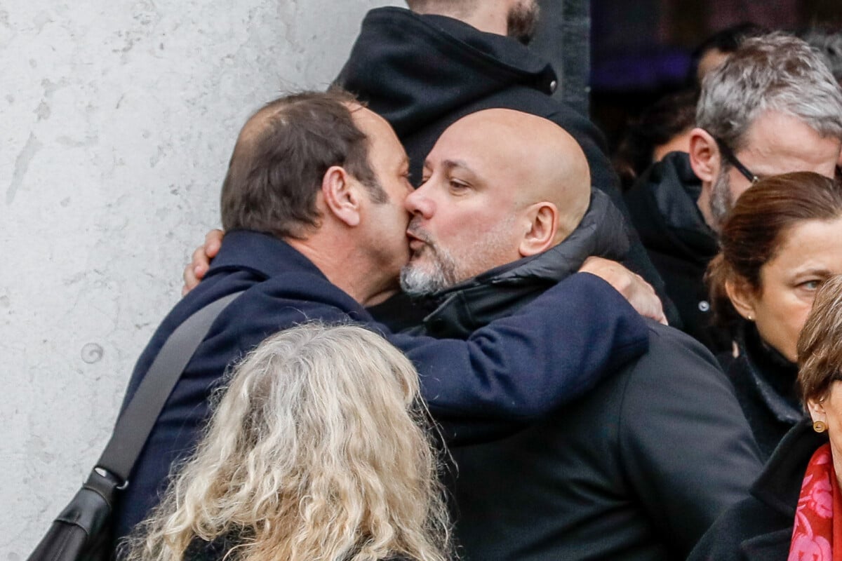 Photo : Vincent Ferniot et Frédéric Anton - Obsèques de Sébastien Demorand  à la Coupole du crématorium du cimetière du Père-Lachaise à Paris, France,  le 31 janvier 2020. - Purepeople