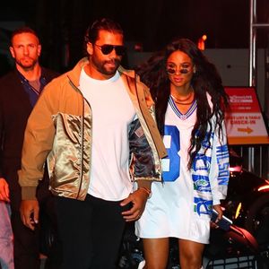 Exclusif - Ciara (enceinte) et son mari Russell Wilson quittent une soirée à Miami le 1er février 2020.