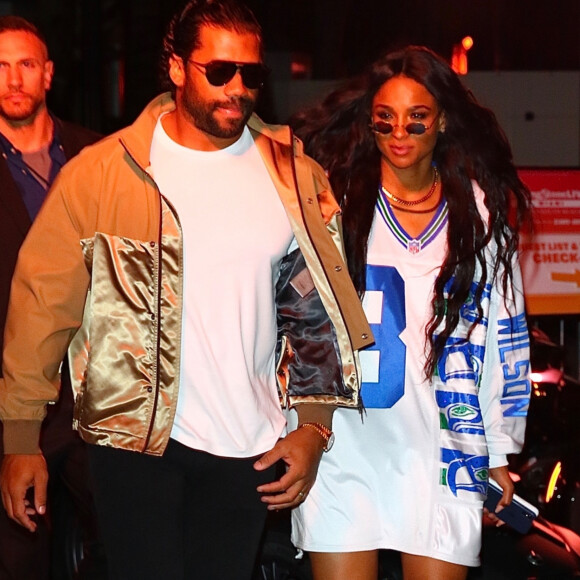 Exclusif - Ciara (enceinte) et son mari Russell Wilson quittent une soirée à Miami le 1er février 2020.