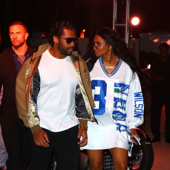 Exclusif - Ciara (enceinte) et son mari Russell Wilson quittent une soirée à Miami le 1er février 2020.