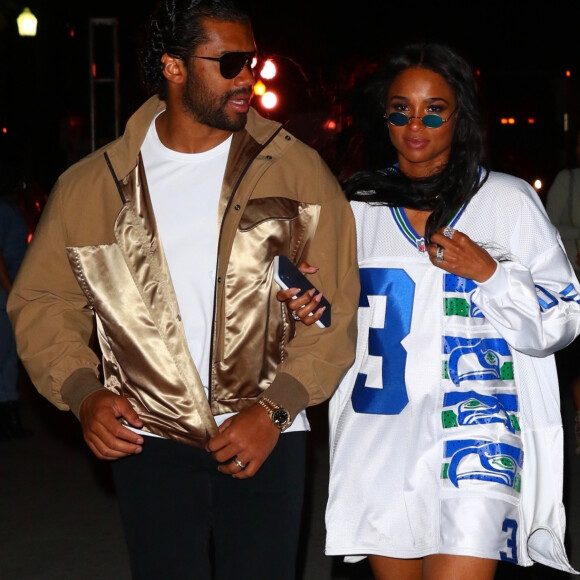 Exclusif - Ciara (enceinte) et son mari Russell Wilson quittent une soirée à Miami le 1er février 2020.