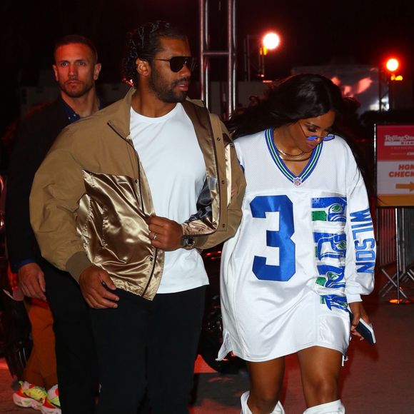 Exclusif - Ciara (enceinte) et son mari Russell Wilson quittent une soirée à Miami le 1er février 2020.