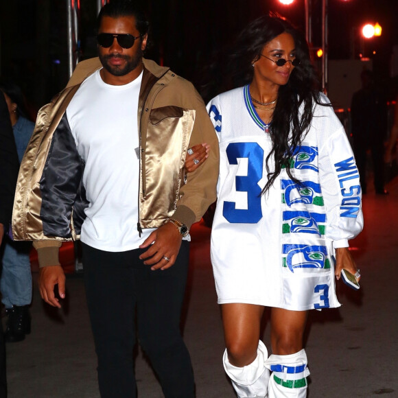 Exclusif - Ciara (enceinte) et son mari Russell Wilson quittent une soirée à Miami le 1er février 2020.