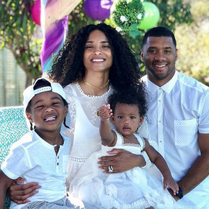 Ciara, Russell Wilson et ses deux enfants. Avril 2018.