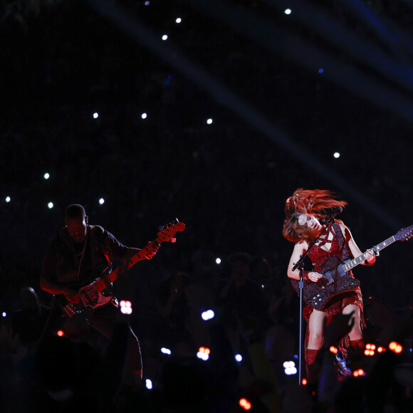 Shakira et Jennifer Lopez assurent le show lors de la mi-temps du 54 ème Super Bowl au Hard Rock Stadium à Miami, le 2 février 2020. D. Lovato a chanté l'hymne national avant le début du match. Les Chiefs de Kansas City remportent le Super Bowl (31 - 20) face aux 49ers de San Francisco au Hard Rock Stadium de Miami, le 2 février 2020. La victoire a été remporté notamment grâce au quarterback P. Mahomes (15).  Shakira and Jennifer Lopez perform during the Pepsi Super Bowl LIV Halftime Show at Hard Rock Stadium. Miami. February 2, 2020.02/02/2020 - Miami