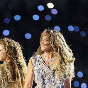 Shakira et Jennifer Lopez en concert (sponsorisé par Pepsi) à la mi-temps du Super Bowl LIV (54), au Hard Rock Stadium. Miami, le 2 février 2020.