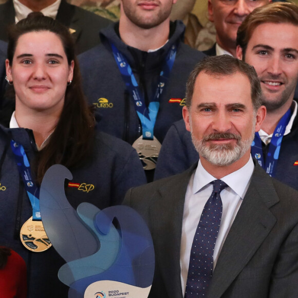 Le roi Felipe VI et la reine Letizia d'Espagne recevaient les équipes espagnoles championne d'Europe et vice-championne d'Europe de water-polo, de retour de l'Euro à Budapest, au palais de la Zarzuela à Madrid le 31 janvier 2020.