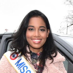 Exclusif - Clémence Botino (Miss France 2020) se rend au siège du groupe TF1 à Boulogne-Billancourt le 16 décembre 2019. Née à Baie-Mahault en Guadeloupe, la jeune brune, qui mesure 1m75 est en première année de master d'histoire des arts à la Sorbonne.