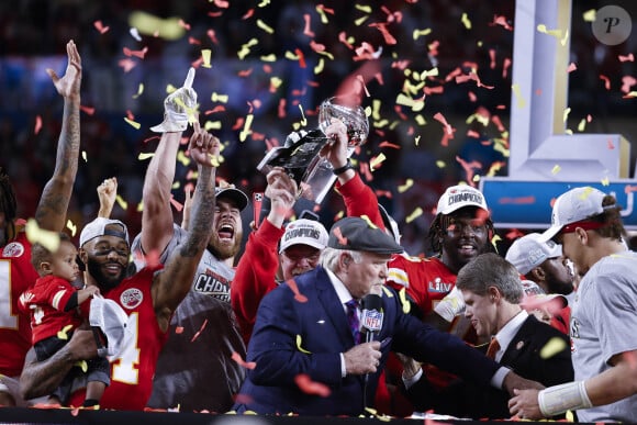 Les Chiefs de Kansas City remportent le Super Bowl LIV (31 - 20) face aux 49ers de San Francisco au Hard Rock Stadium de Miami, le 2 février 2020.