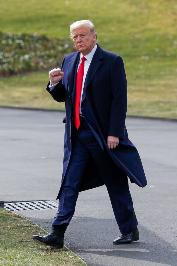 Donald J. Trump quitte la Maison Blanche à Washington DC, le 30 janvier 2020.