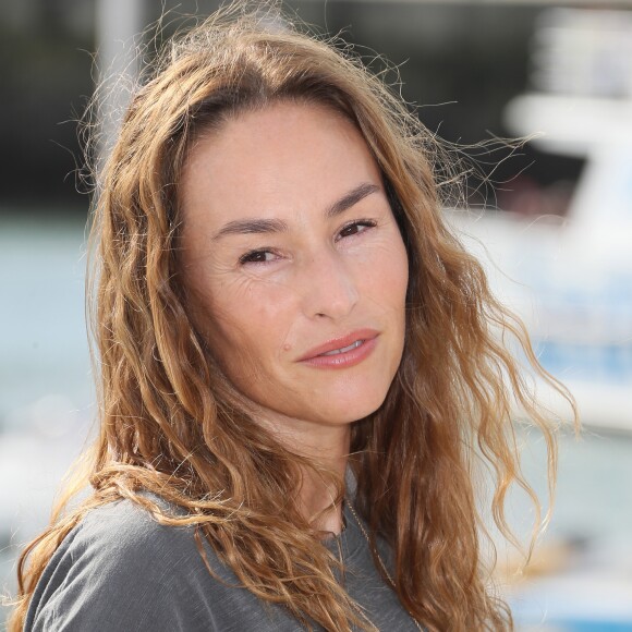 Vanessa Demouy - Photocall de la série "Demain nous appartient" lors de la 21e édition du Festival de la Fiction TV de la Rochelle. le 14 septembre 2019 © Patrick Bernard / Bestimage