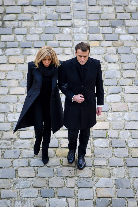 Emmanuel Macron, président et sa femme Brigitte Macron - Hommage national rendu aux treize militaires morts pour la France en opérations extérieures, dans la cour de l'Hôtel national des Invalides à Paris, le 2 décembre 2019. ©JB Autissier / Panoramic / Bestimage