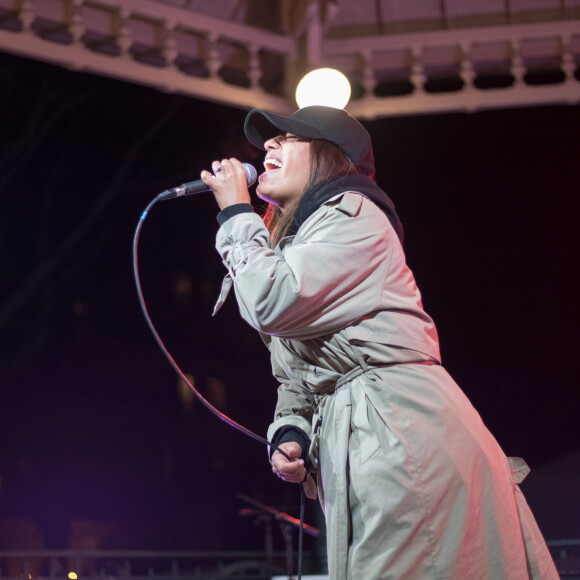 Amel Bent - Concert de cloture de la marche contre les violences sexistes et sexuelles (marche organisée par le collectif NousToutes), Place de la Nation à Paris le 23 Novembre 2019. © Cyril Moreau / Bestimage