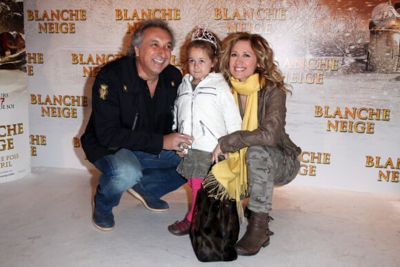 Lara Fabian, Gérard Pullicino et leur fille Lou - Première du film "Blanche Neige" au Gaumont Opéra de Paris. Le 1er avril 2012.