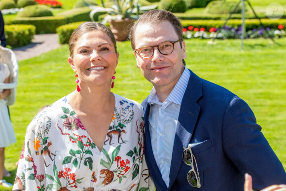La princesse héritière Victoria de Suède avec son mari le prince Daniel le 14 juillet 2019 lors de la célébration de son 42e anniversaire à la Villa Solliden sur l'île d'Öland.