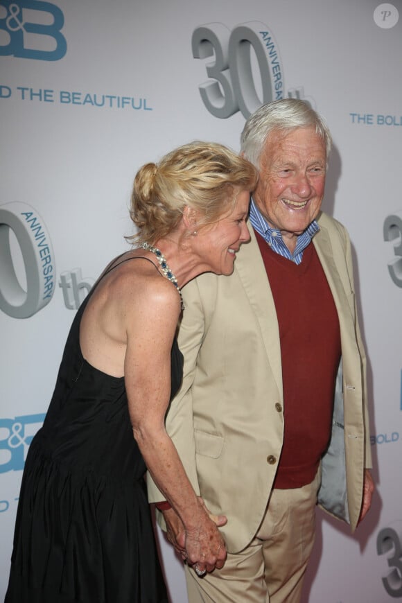 Orson Bean et sa femme Alley Mills en mars 2017 à Los Angeles lors du 30e anniversaire du soap opera Amour, gloire et beauté. © Denis Guignebourg/Bestimage