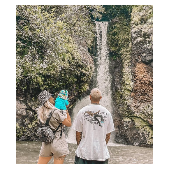 Jessica Thivenin avec son mari Thibault Garcia et leur fils Maylone en vacances à l'île Maurice - Instagram, 29 janvier 2020