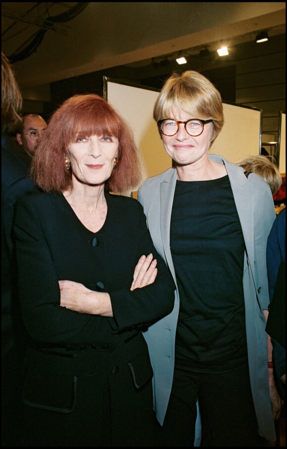 Archives - Sonia Rykiel et Claire Bretécher - Défilé de mode Rykiel, en 1994 à Paris.