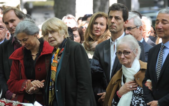 Claire Bretécher - Obsèques de Guy Carcassonne au cimetière de Montmartre à Paris. Le 3 juin 2013